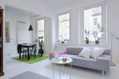 Una casa de color blanco con muchos detalles - Decoración de Interiores