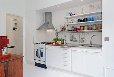 Una casa de color blanco con muchos detalles - Decoración de Interiores