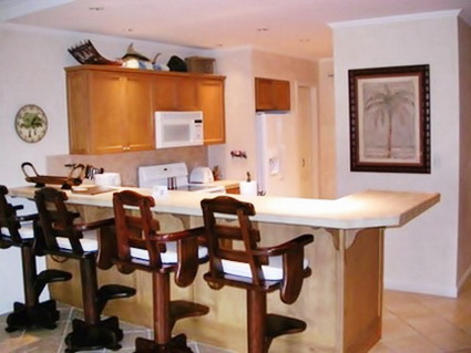 Barras y taburetes para la cocina decoracion estiloydeco Imagen de cosina comedor con barra