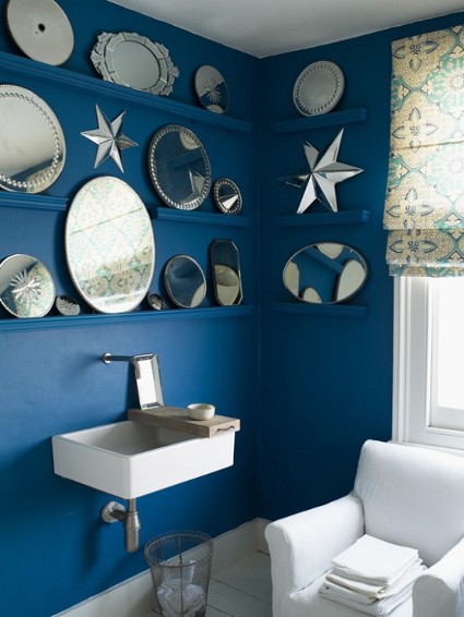 Decoracion de baños azules ~ dikidu.com Baños azul con blanco y cenefa