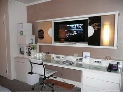 Combina tu oficina en casa con el espacio para ver TV - Decoración de Interiores y Exteriores