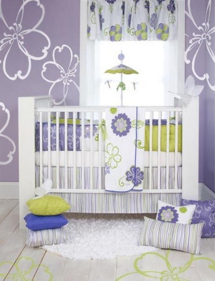 Dormitorio de bebé lila