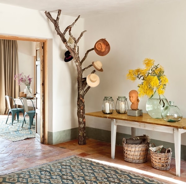 Pryconsa decoración con troncos reciclados