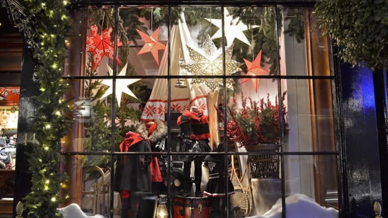 calcetines Bombardeo tira Decora tu tienda para Navidad. Decoración para locales comerciales.