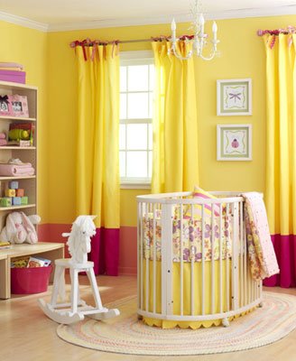 habitación_bebe_color_amarillo_fucsia