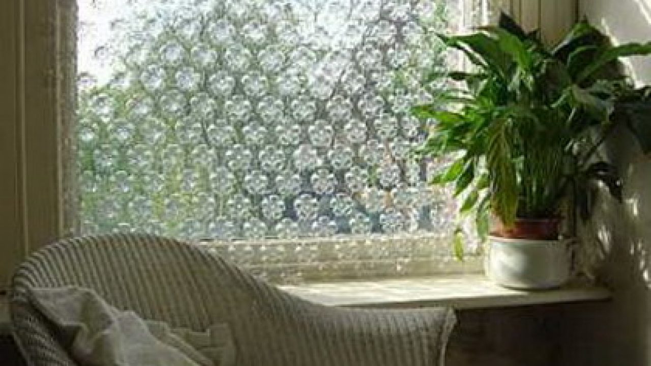 sesión barricada Objetivo Cómo realizar una cortina con botellas de plástico - Decoración de Interiores y Exteriores - EstiloyDeco sesión barricada Objetivo Cómo realizar una cortina con botellas de plástico - Decoración de Interiores y Exteriores - EstiloyDeco