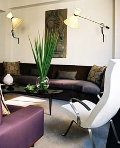 Living de color violeta - Decoración de Interiores y Exteriores