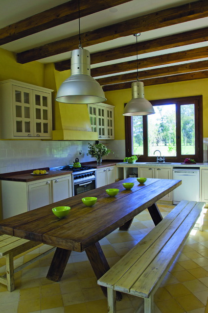 mesas-de-picnic-en-el-comedor-2