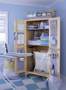 Orden en la zona de lavado y planchado - Decoración de Interiores y