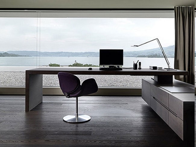 Espacio de trabajo con vista al mar