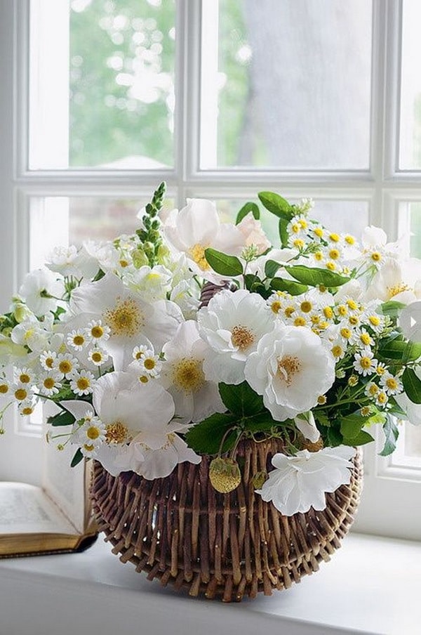 Flores en cestas de mimbre