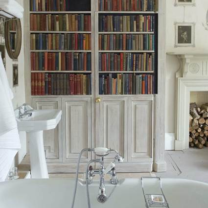 Estanterías y libros en el baño - Decoración de Interiores y Exteriores