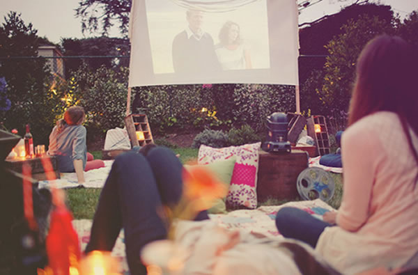 Proyección de películas al aire libre