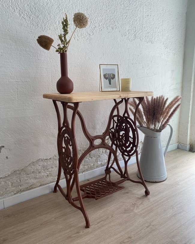Mueble de máquina de coser reutilizado