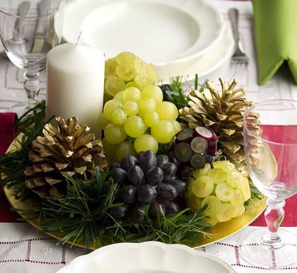 Mesa con uvas en nochevieja