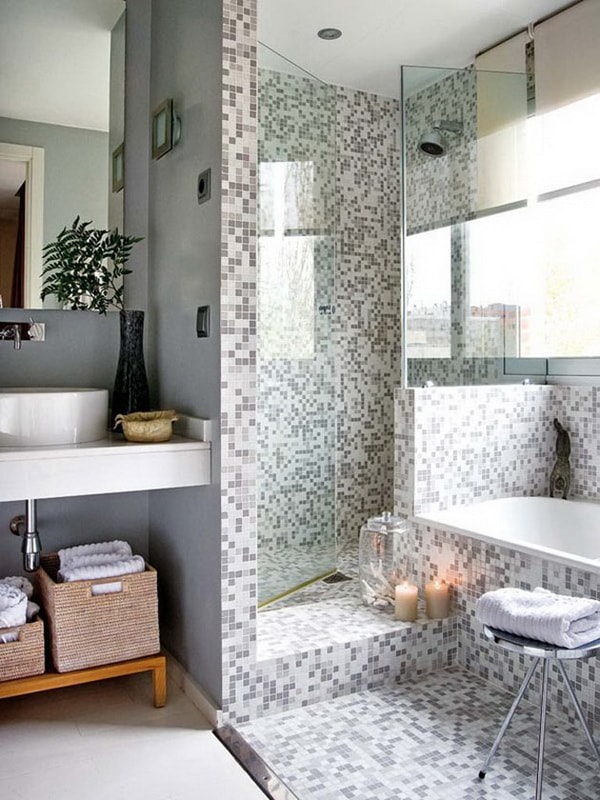 Ducha de obra en baño moderno