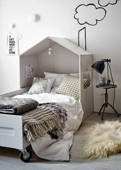 Cama con forma de casa