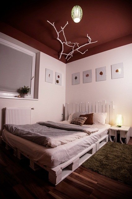 Cama hecha con palets