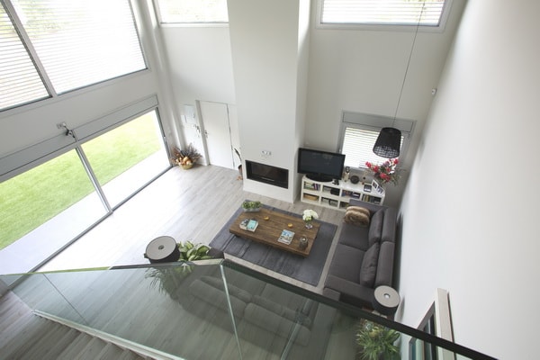 Casa prefabricada de hormigón vista por dentro