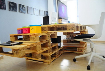 Escritorio con palets de madera