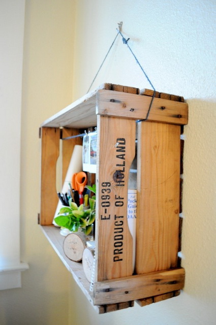 Repisa con caja de madera