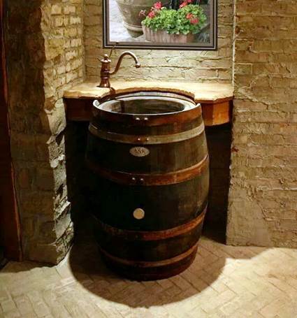 Barril como mueble de baño