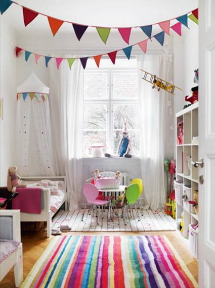 Banderines en el cuarto infantil