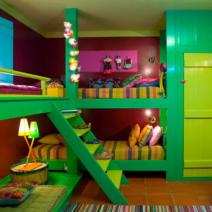 Dormitorio compartido para tres en color verde