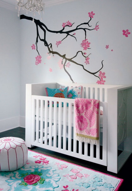 Árbol para decorar la pared de un dormitorio de bebé