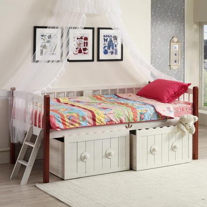 Cama infantil con dosel
