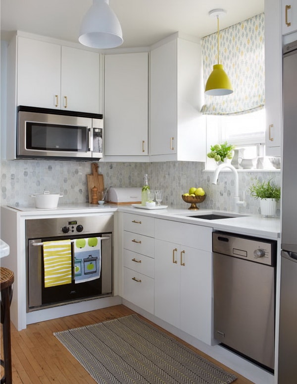 Muebles de cocina blancos para ampliar visualmente el espacio