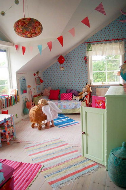 Banderines en habitación para niñas