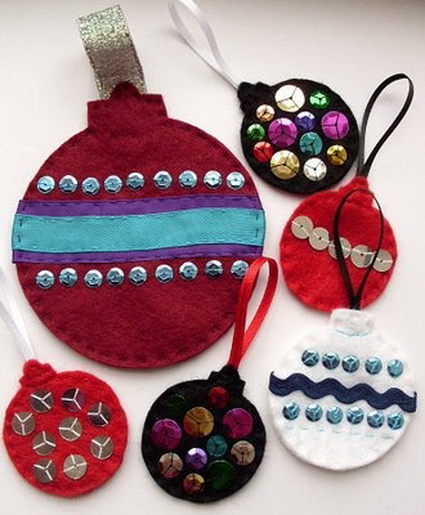 Bolas navideñas con fieltro