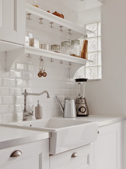 Cocina pequeña blanca