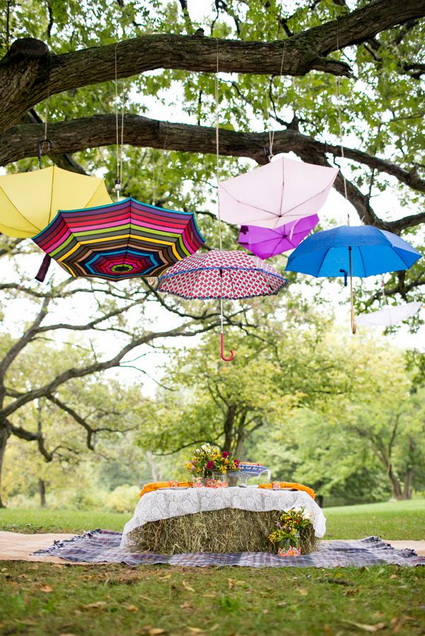 Decoración con sombrillas de colores