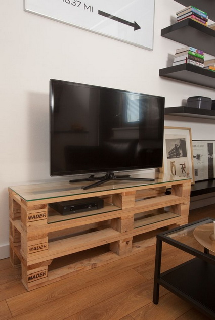 Mesa de TV con palets