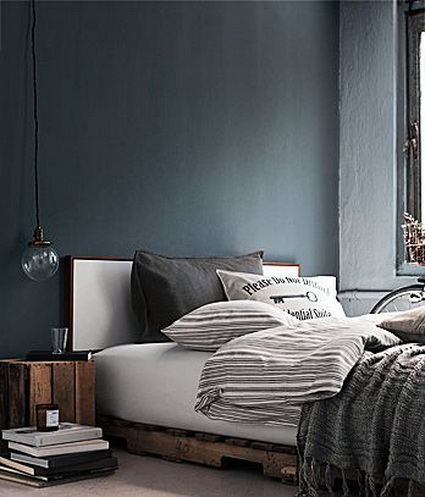 Cama con palets de madera