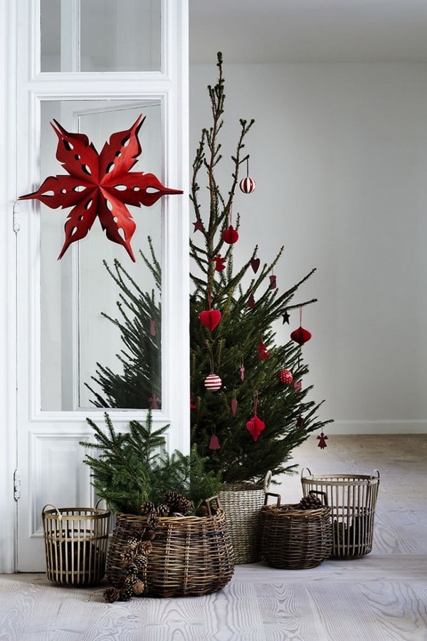 Árboles de Navidad en cestas