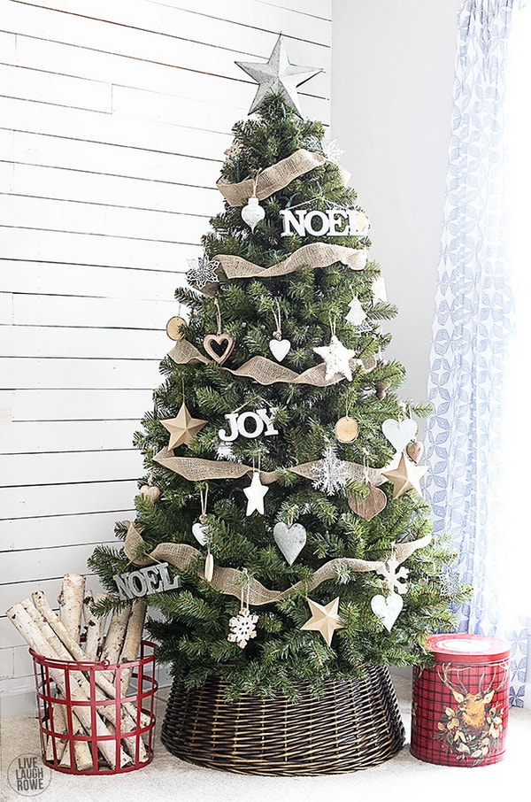 Árbol de Navidad en cesta