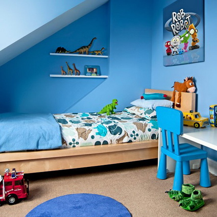 Habitación abuhardillada para varones