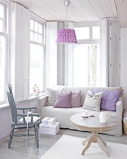 Detalles lila para el salón