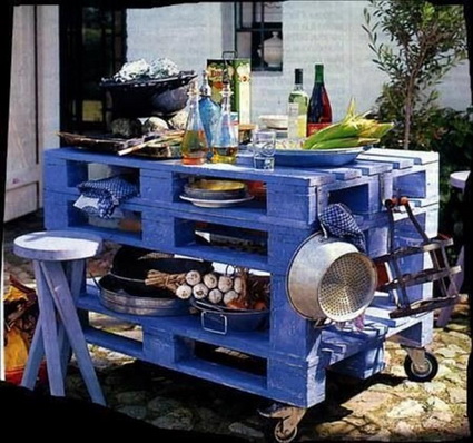 Isla de cocina móvil con palets de madera