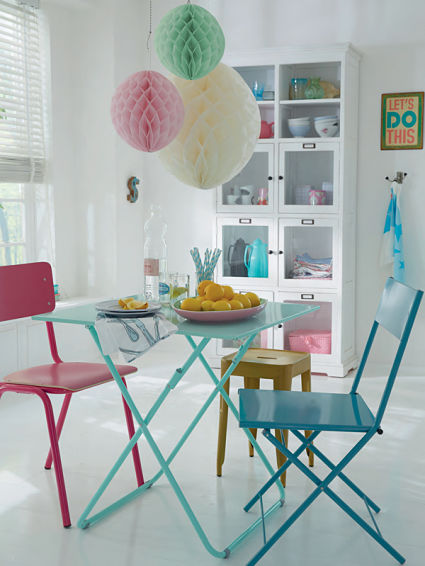 sillas-diferentes-colores-2