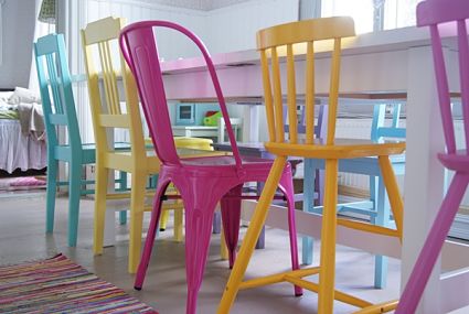 sillas-diferentes-colores-5