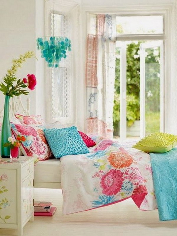 Turquesa y rosa para dormitorios pequeños
