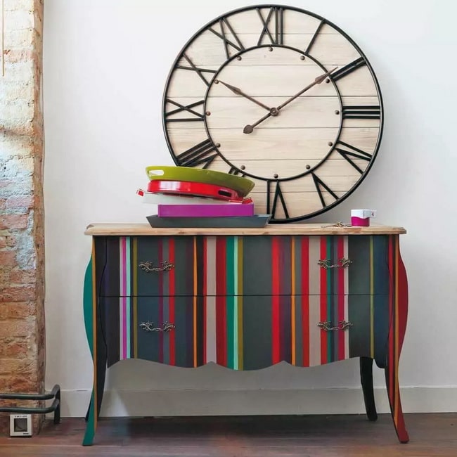 Pintar muebles antiguos con rayas
