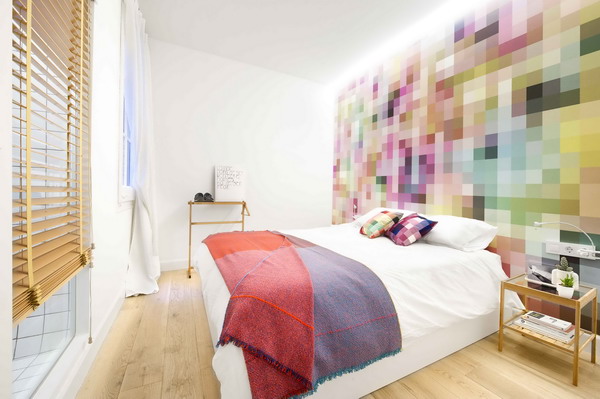 Dormitorio principal muy colorido