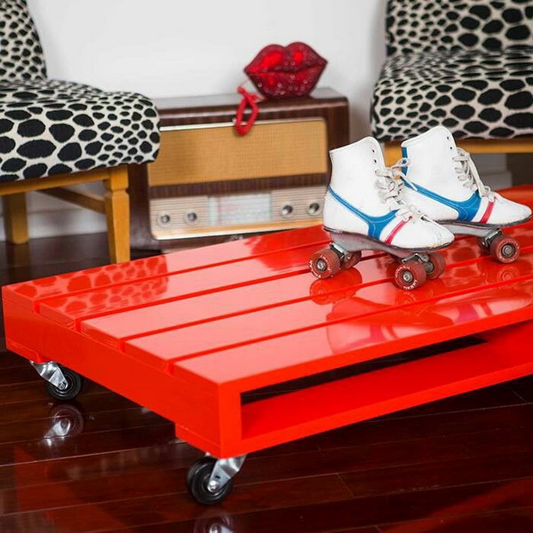 Mesa de centro con tarima de madera