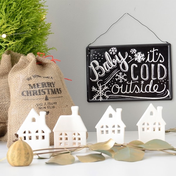 Decoración navideña en tonos neutros