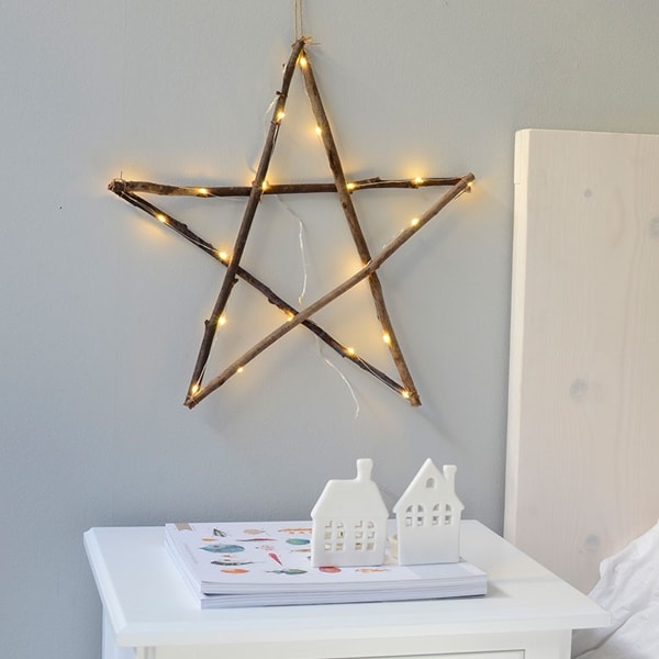 Estrella navideña rústica con luces